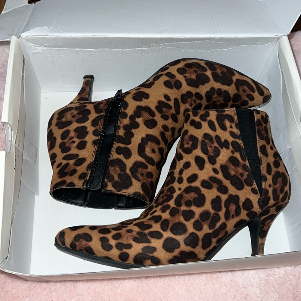 Cheetah Print Comfort Heel size 9